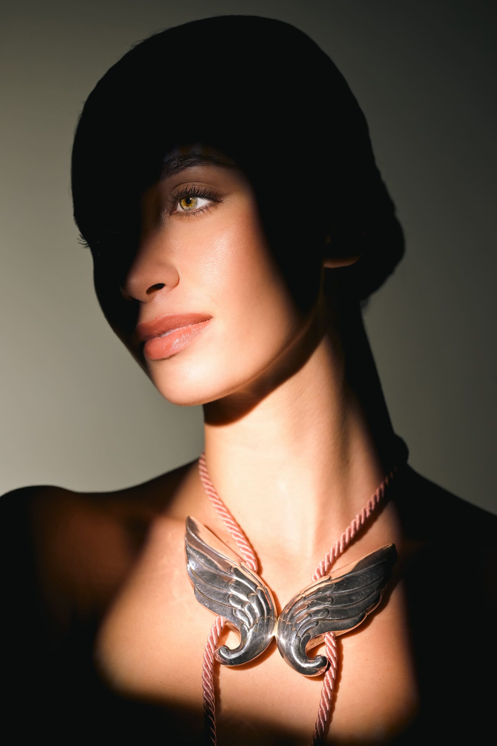 Collana Ciondolo Ali </br><span style="color: #4e645c;">[Prezzo su Richiesta]</span>