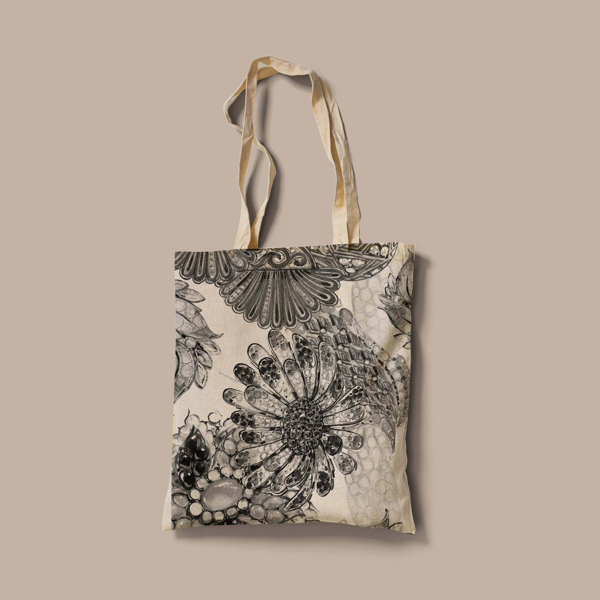 Tote Bag artistica in bianco e nero, ispirata ai Disegni di Gioielli del Museo Virtuale, motivo floreale elegante